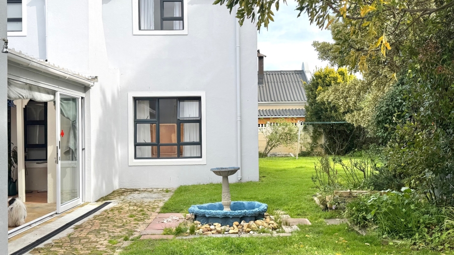 3 Bedroom Property for Sale in Heuningkloof Western Cape